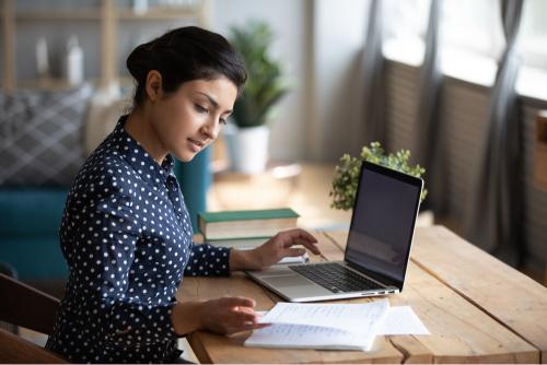 Girl focussed on her goals overcoming procrastination as a student